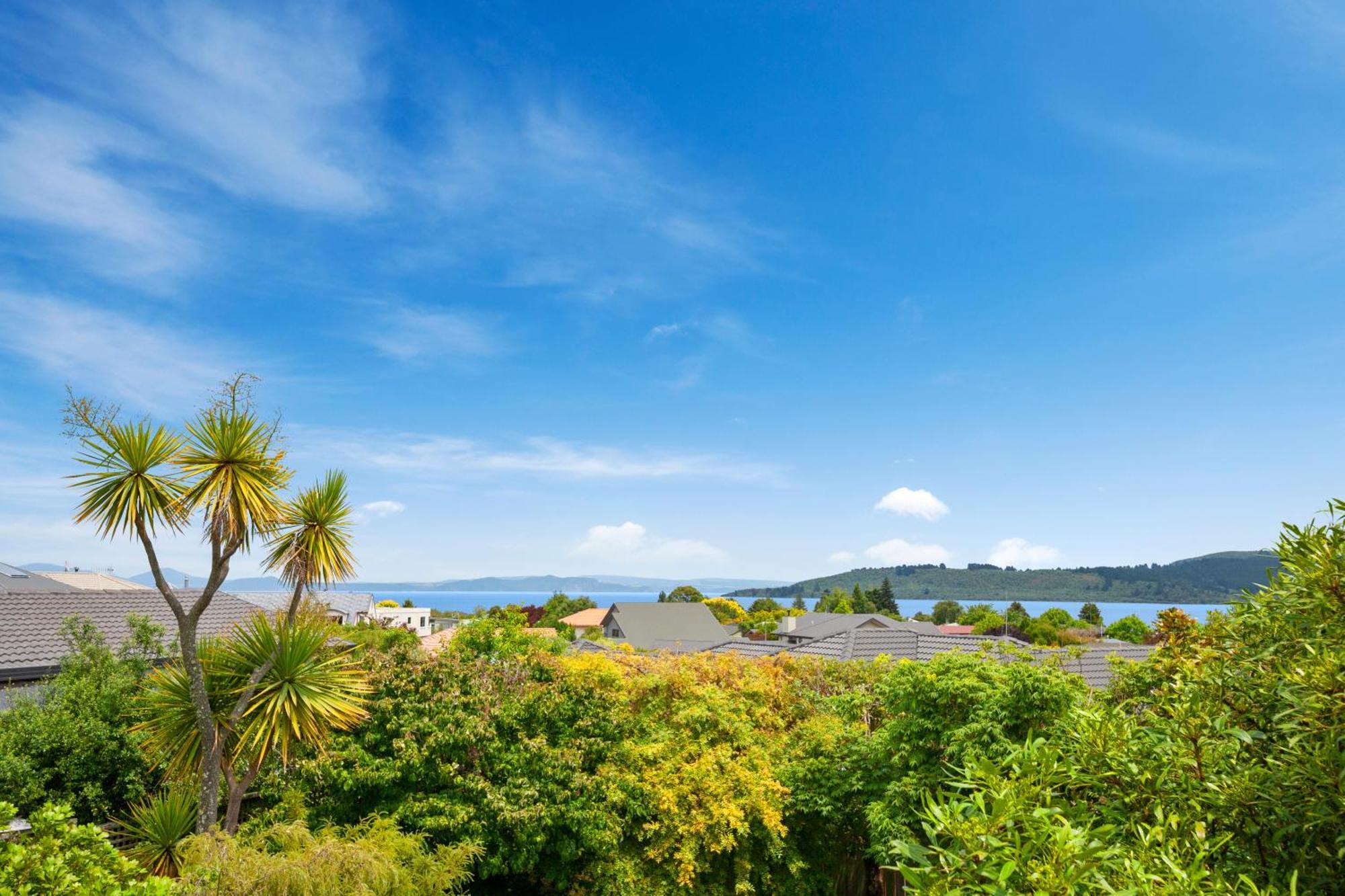The White House - Taupo Holiday Home Экстерьер фото